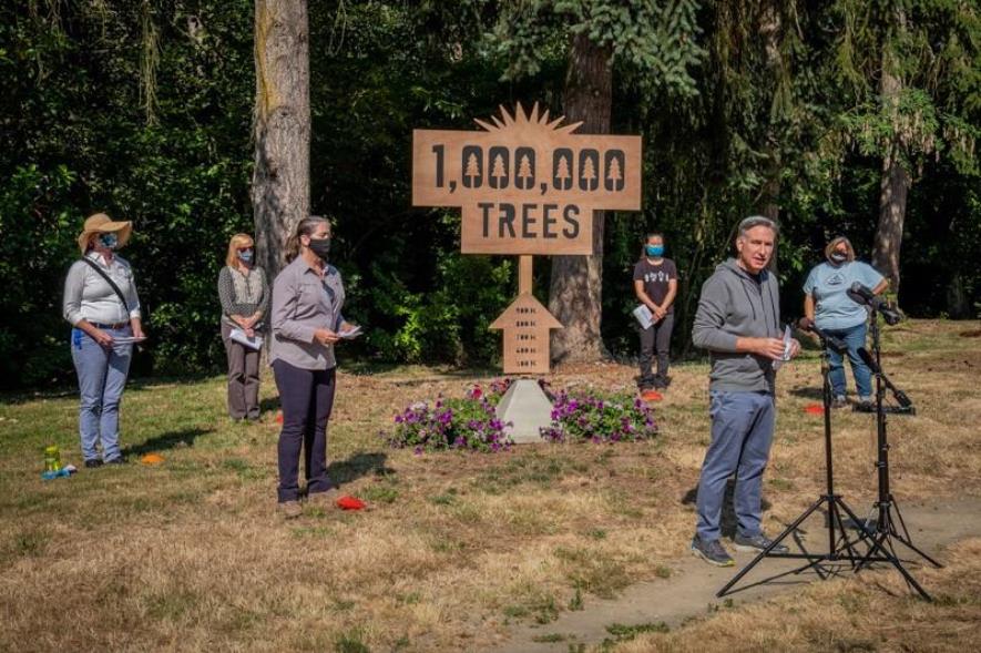   Executive Constantine and partners celebrate the 1 Million Trees initiative at King County’s White Center Heights Park where they planted the ceremonial first tree in 2016.