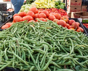 Healthy vegetable options include beans, tomatoes, cucumbers, squash, and peppers