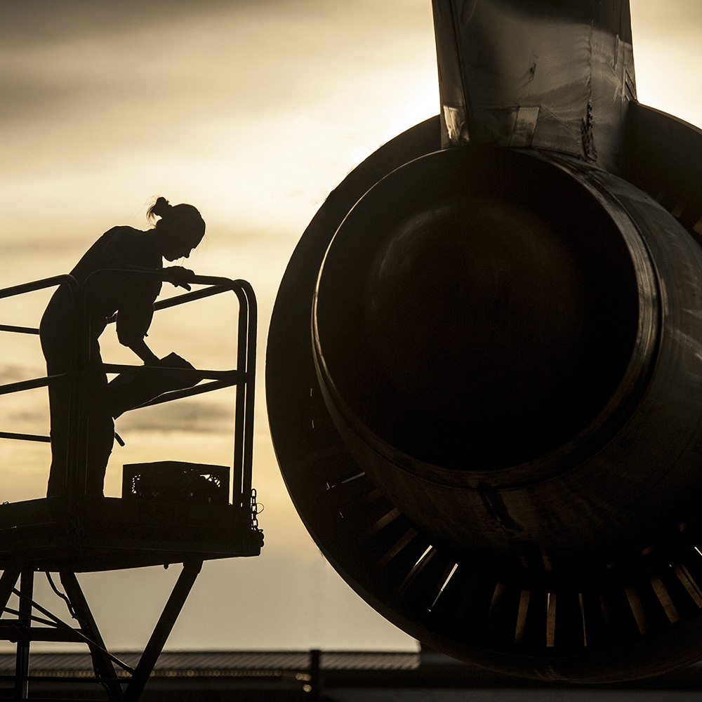 aircraft-mechanic-pixabay